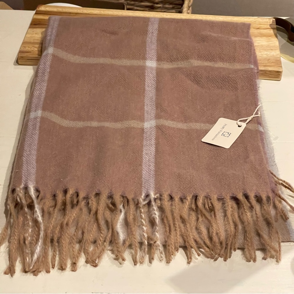 NWT Pretty Persuasions scarf wrap